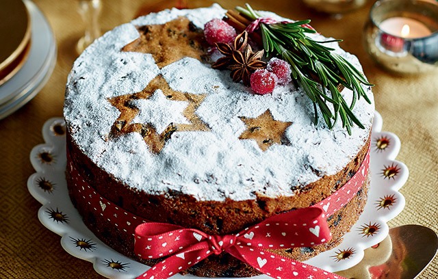 Little frosty Christmas cakes - BBC Good Food Middle East