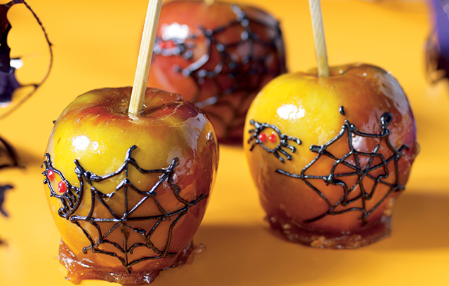 Halloween Recipe Ideas: Spider Toffee Apples
