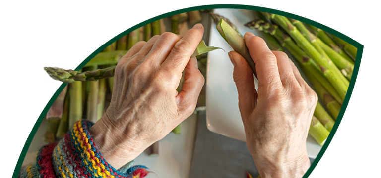 Preparing asparagus for cooking